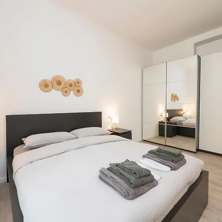 Minimal Chic - 7sundays Apartment